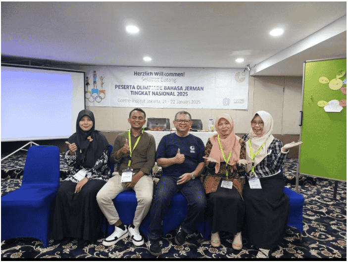 Prof. Dr. Pratomo Widodo Hadir sebagai Pemateri Seminar Bahasa Jerman Nasional 2025